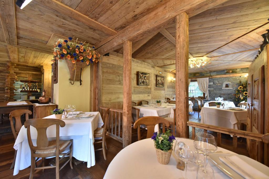 Hotel La Rouja Champoluc Buitenkant foto