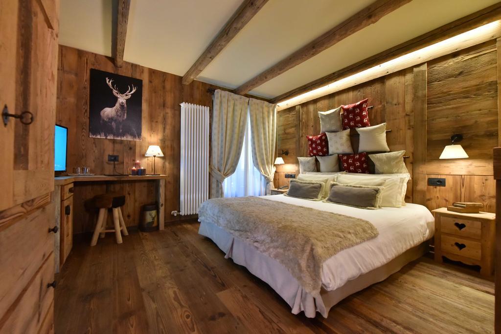 Hotel La Rouja Champoluc Buitenkant foto