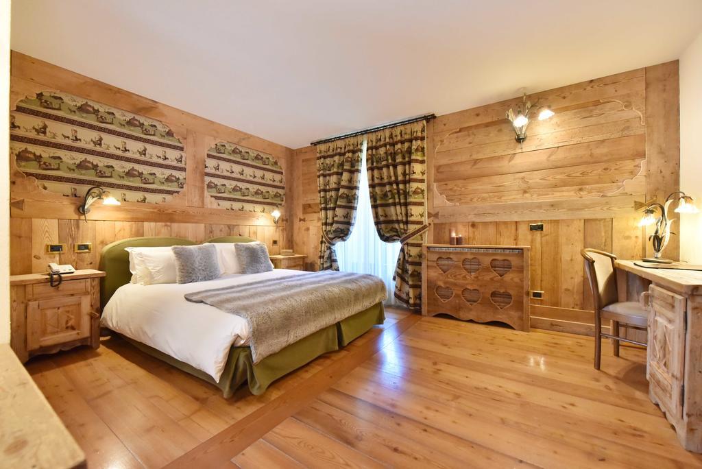 Hotel La Rouja Champoluc Buitenkant foto