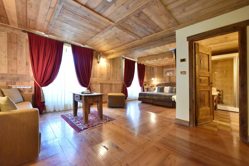 Hotel La Rouja Champoluc Buitenkant foto