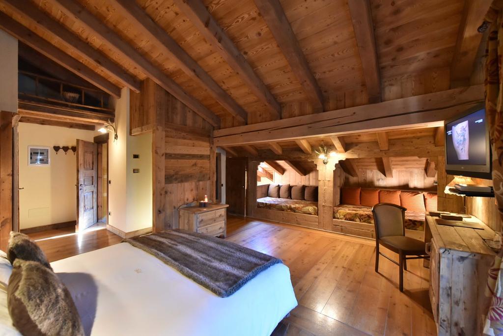 Hotel La Rouja Champoluc Buitenkant foto