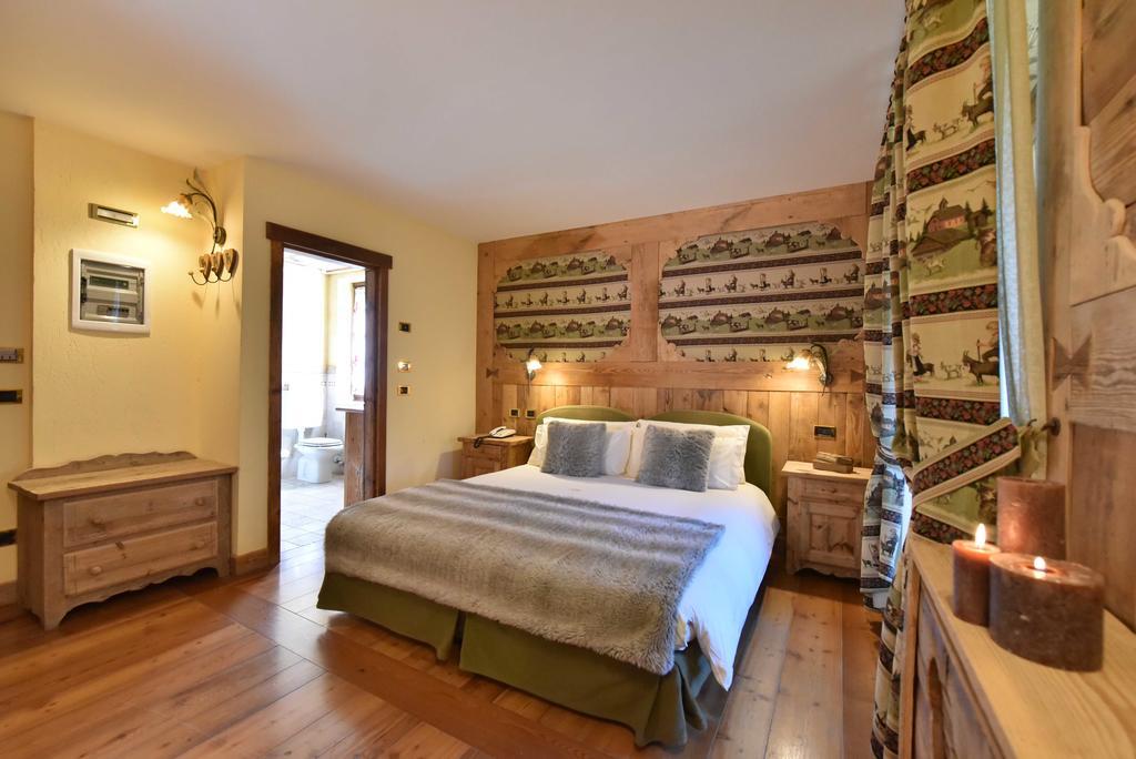 Hotel La Rouja Champoluc Buitenkant foto