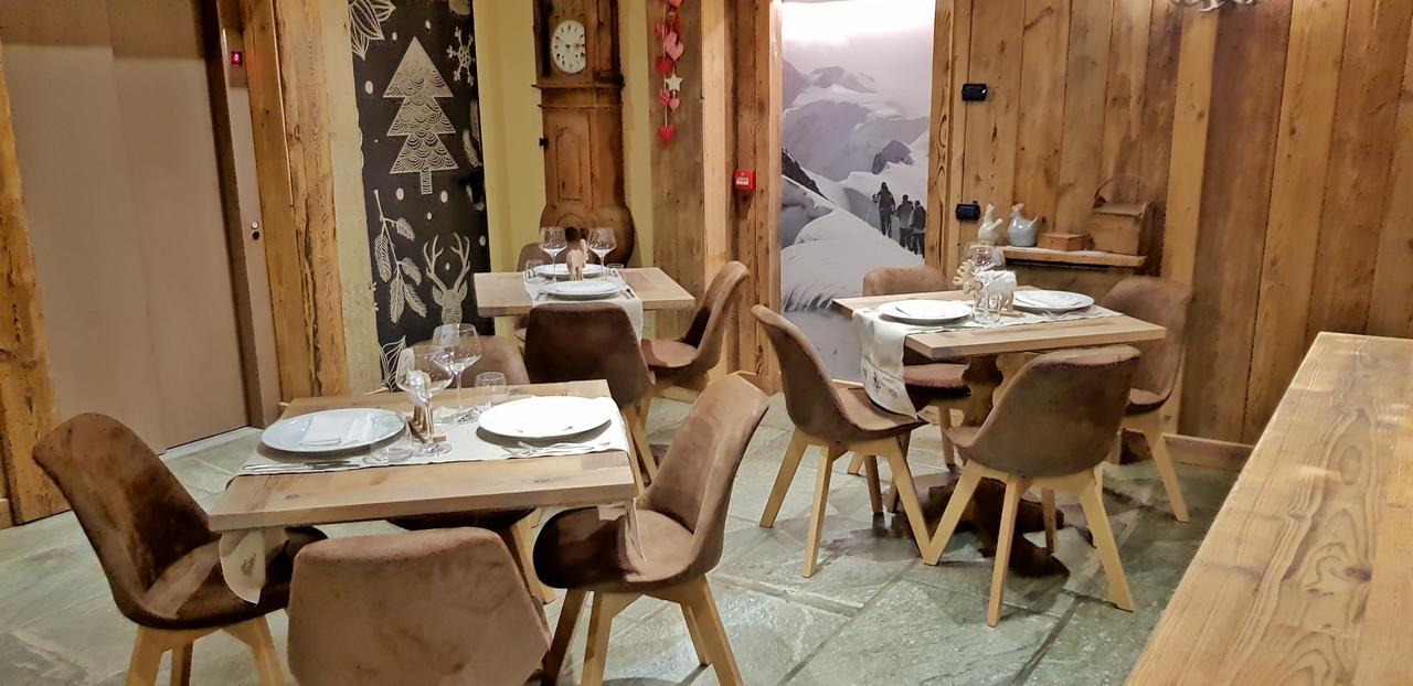 Hotel La Rouja Champoluc Buitenkant foto