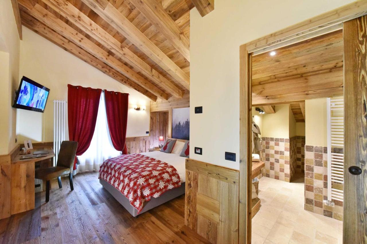 Hotel La Rouja Champoluc Buitenkant foto