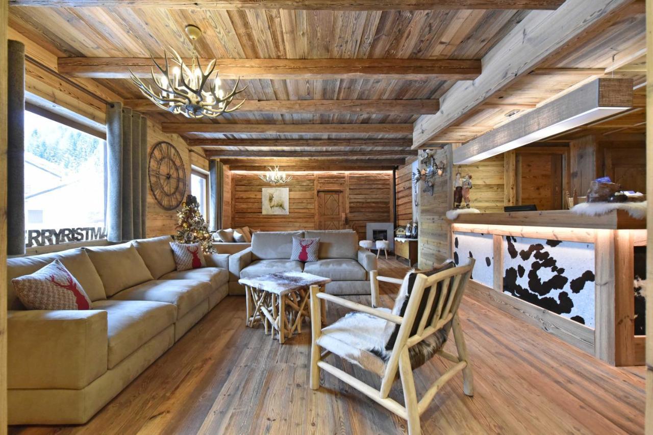 Hotel La Rouja Champoluc Buitenkant foto